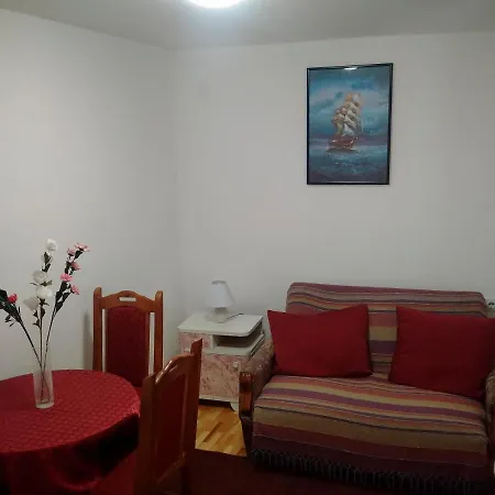 Apartman Djordano Apartment *